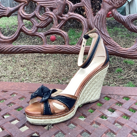 BAMBOO Shoes - Bamboo Vegan Leather Black Fabric Detail Platform Wedge Heel/ Sandal Siz…